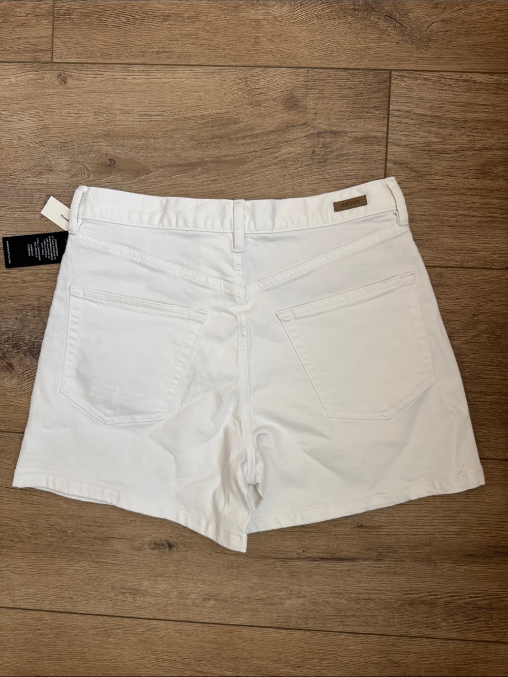LIVERPOOL: HIGH RISE HERITAGE SHORT BRIGHT WHITE - 6/28 - NWT!! - Picture 3 of 5
